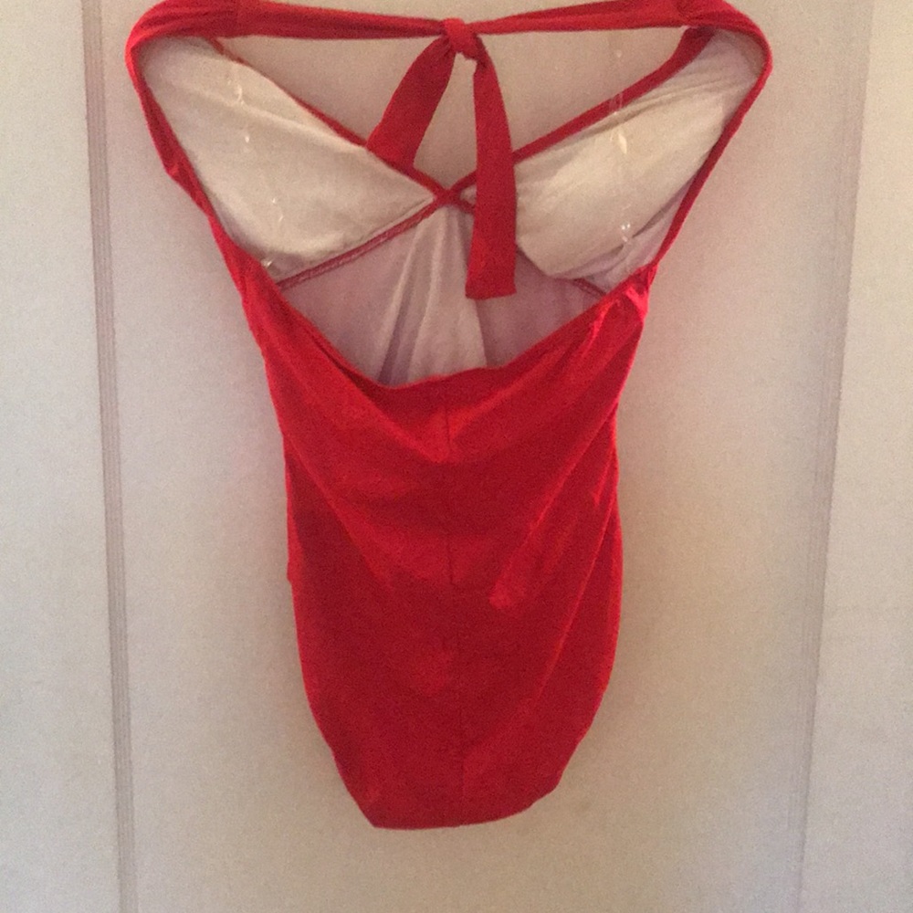 Red One Piece~8 - Picture 3 of 3